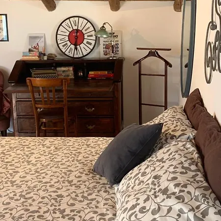 Graziosa Mansarda Country Homestay Valenza